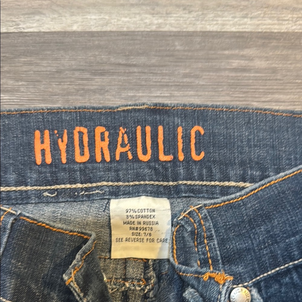 Hydraulic Blue Jeans with Distressed Look and Whiskering